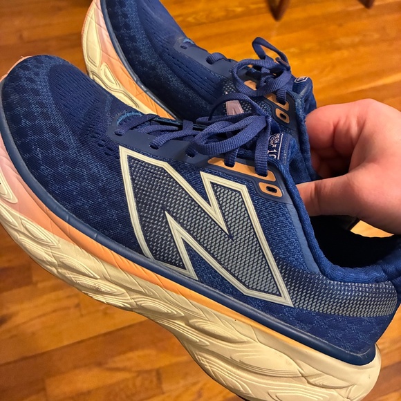 2 week old New Balance Fresh Foam X 1080v14 size 8 wide width (womens) - Picture 1 of 4